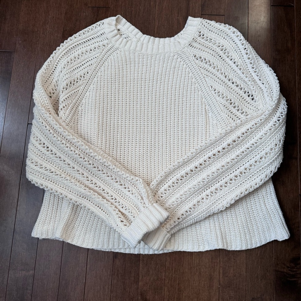 American Eagle Outfitters crew neck cream sweater.  Size L